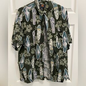 Men’s Hawaiian print shirt